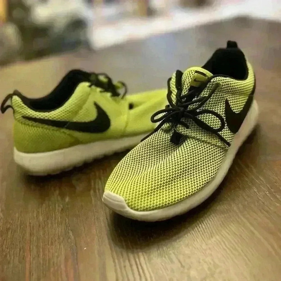Nike Other - Nike Roshe One GS Youth Size 6.5Y Volt Yellow Shoes
